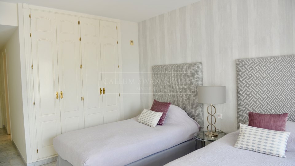 Marbella Golden Mile, Spacious duplex-penthouse in Marina Puente Romano