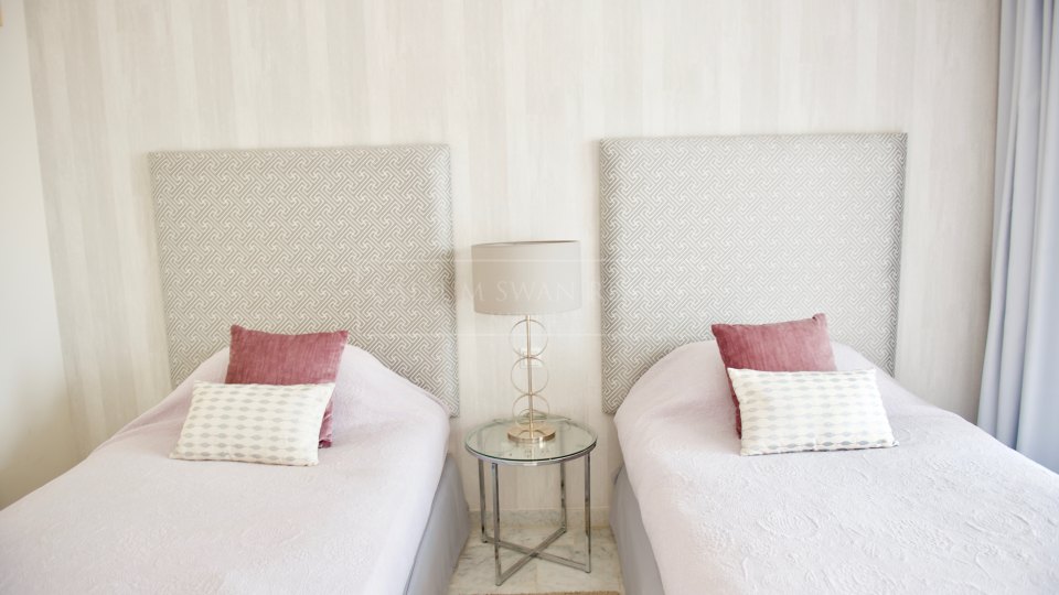 Marbella Golden Mile, Spacious duplex-penthouse in Marina Puente Romano