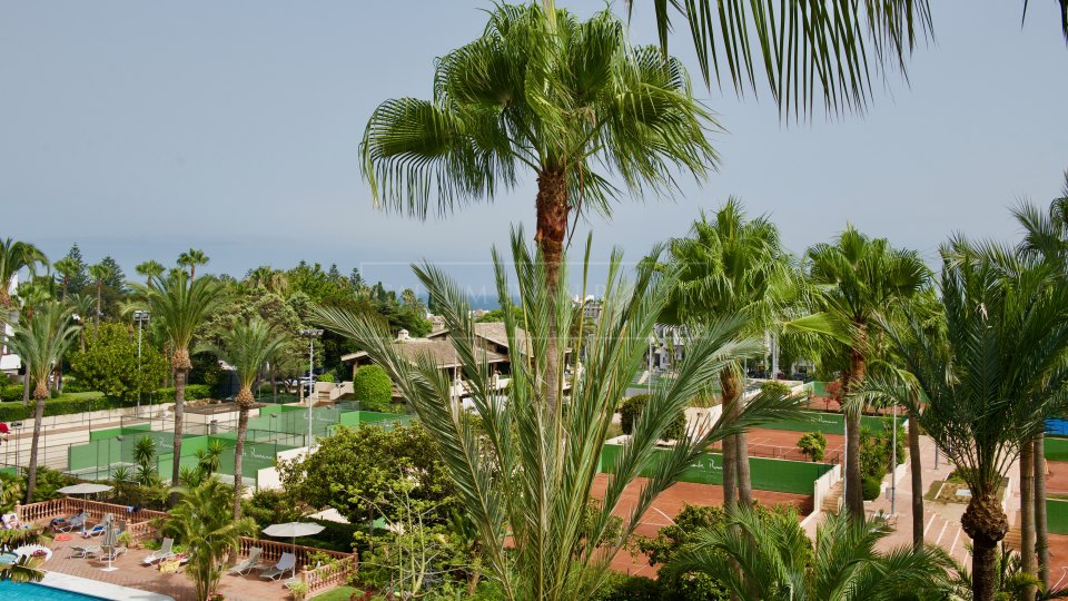 Marbella Golden Mile, Spacious duplex-penthouse in Marina Puente Romano