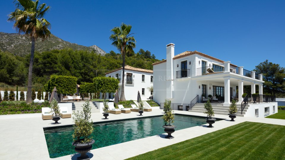 Marbella Golden Mile, Substantial luxury villa for sale in Sierra Blanca.