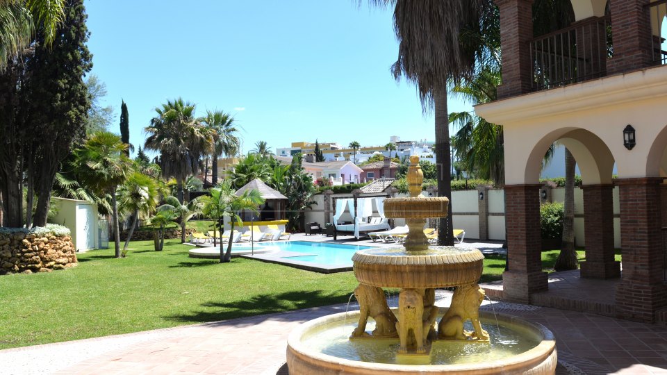Marbella Golden Mile, Gran Villa de lujo, cerca de la playa en la Milla de Oro, Marbella