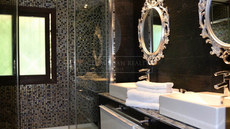 Marbella Golden Mile, Gran Villa de lujo, cerca de la playa en la Milla de Oro, Marbella