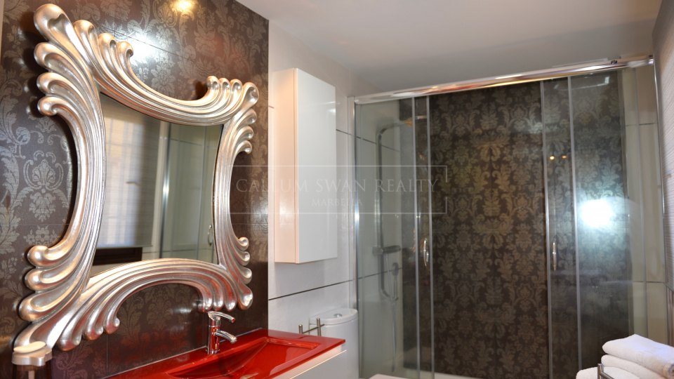 Marbella Golden Mile, Gran Villa de lujo, cerca de la playa en la Milla de Oro, Marbella