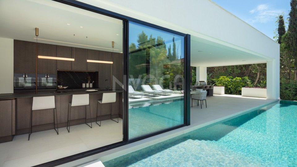 Impresionante Villa Moderna en Las Brisas