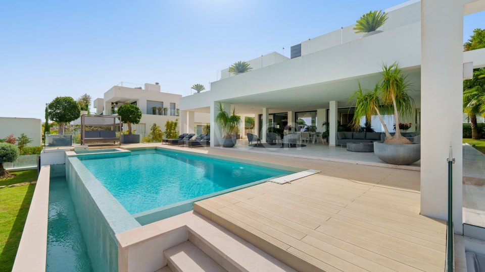 Modern Luxury Villa in Nueva Andalucía