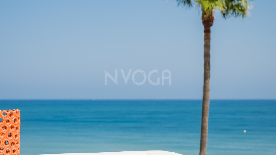 Beachfront Penthouse with Panoramic Sea Views – Bahía del Velerín 4.7