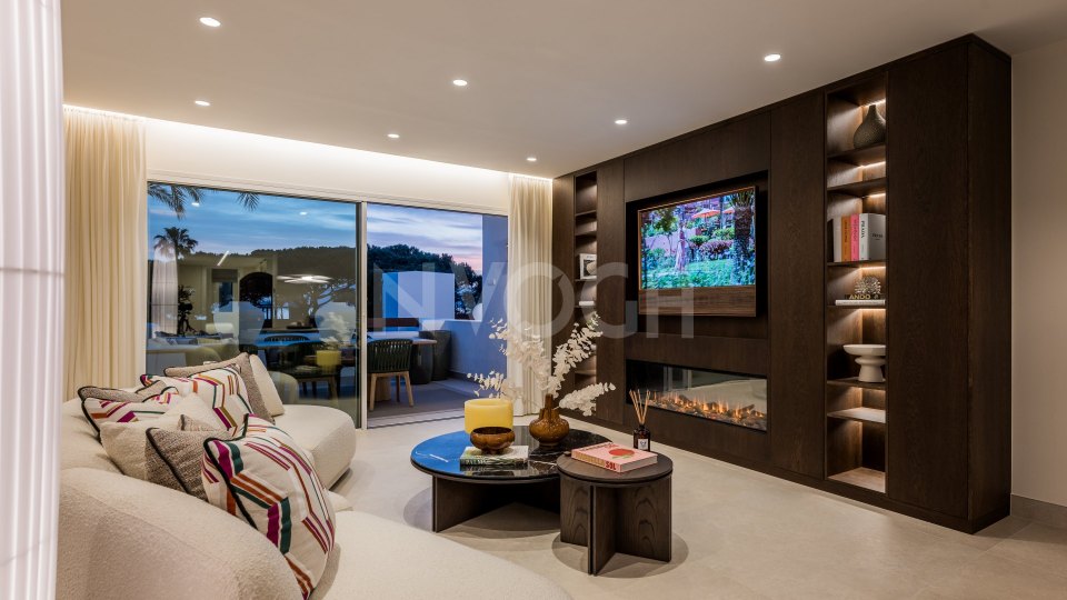 Luxury Frontline Beach Apartment with Sea and Golf Views – Palm Beach, Reserva de Los Monteros