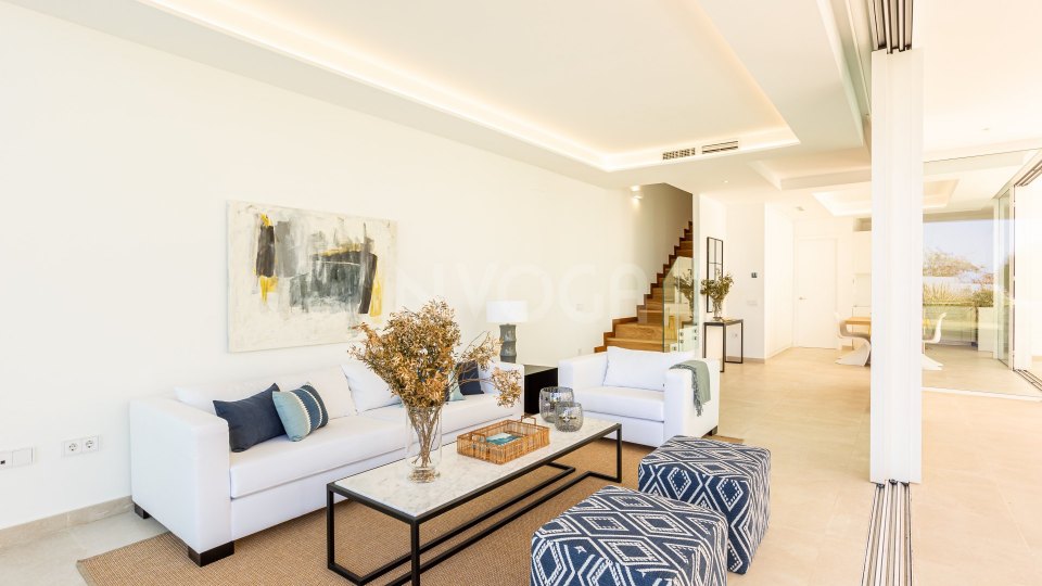 Luxury villa in Marbella, Valdeolletas area, with private pool and sea views