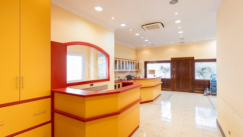 Local comercial en Ricardo Soriano Marbella con garaje