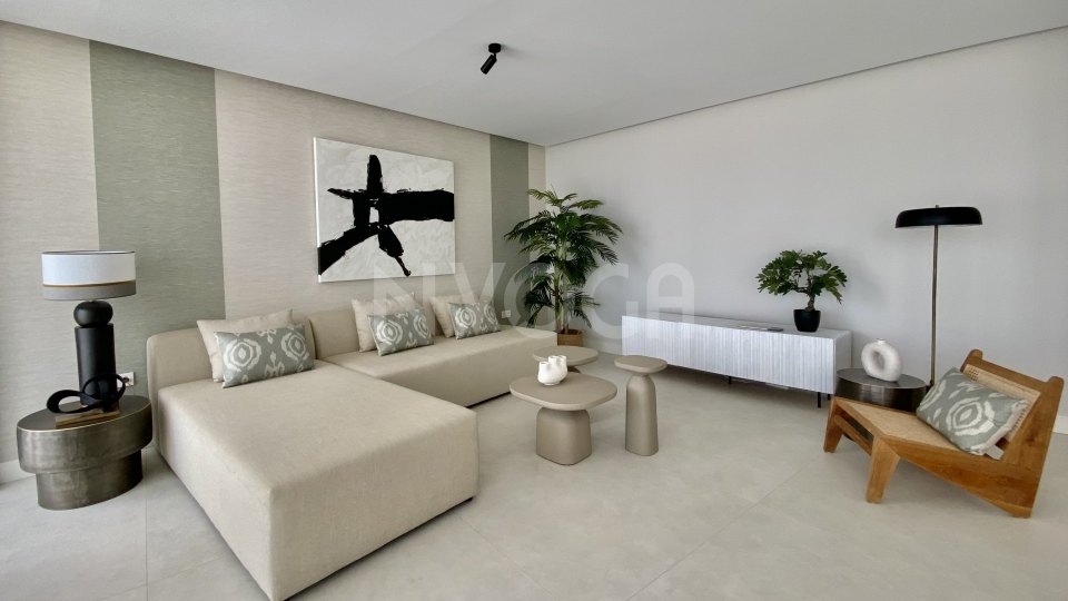 Apartamento en primera línea de playa en Estepona