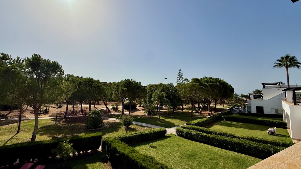 Wonderful semi-detached house in Santa Clara Golf, East Marbella