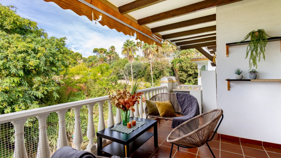 Sea Views, Beachside Walks, and a Golden Mile Address in Marbella