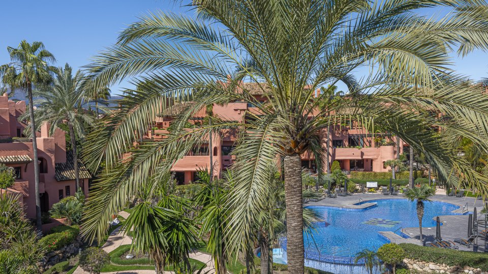 Exclusive Beachfront Penthouse in Torre Bermeja