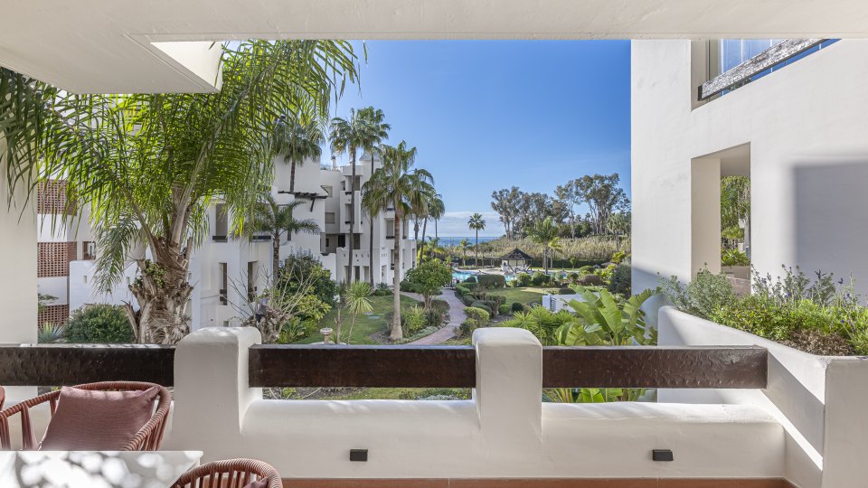 Exclusive Beachfront Apartment in Bahía del Velerín