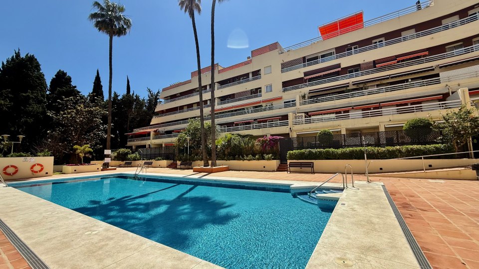 A spectacular flat right in the heart of Marbella town centre – ready to move into!