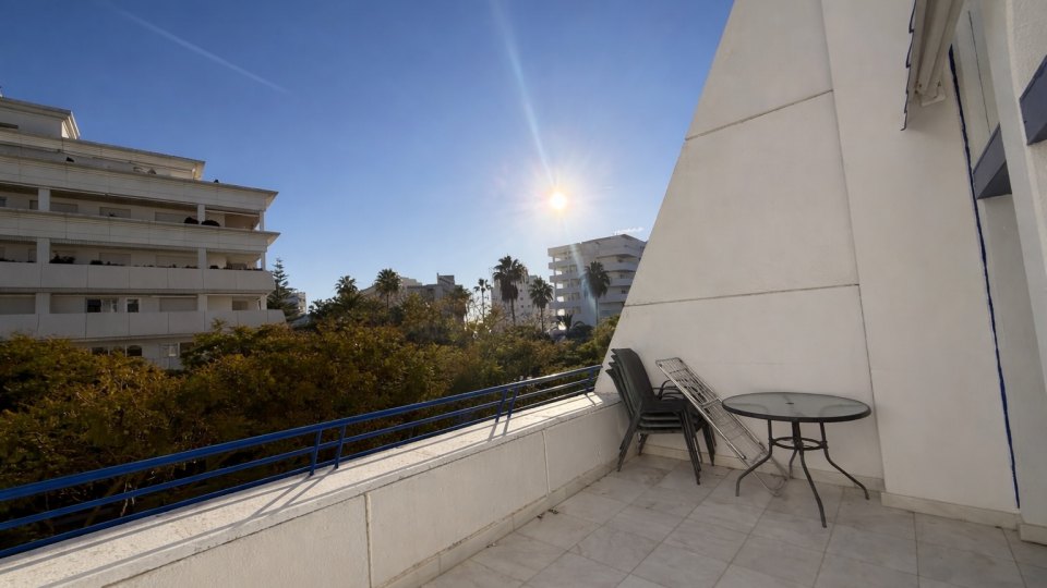 Magnificent duplex just 100 metres from the beach, in the heart of Marbella.