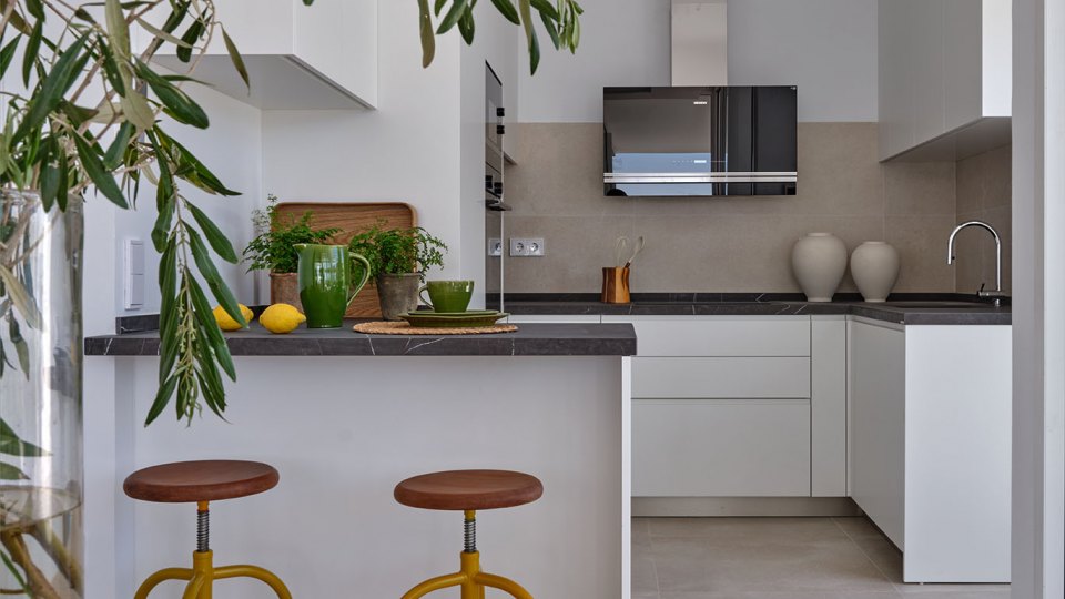 Luxury villa in Marbella, Valdeolletas area, with private pool and sea views