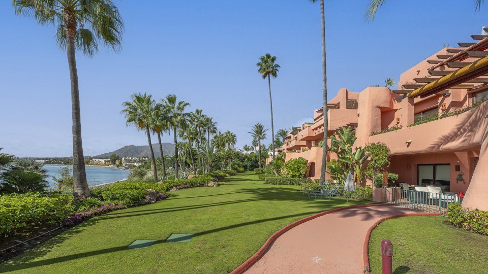 Beachfront Apartment in Estepona