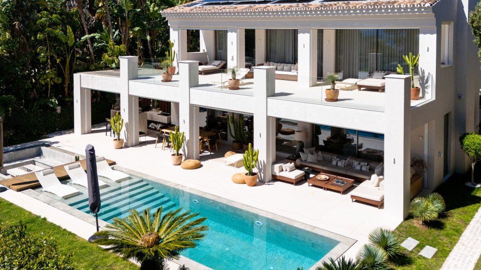Stunning villa in Los Monteros Playa, Marbella