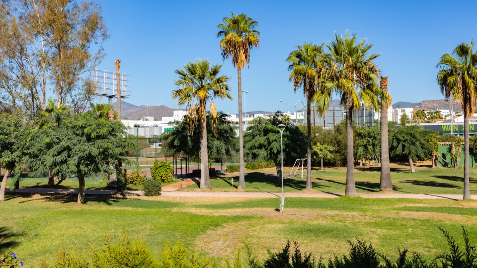 Encantadora villa de 4 dormitorios cerca del mar en El Saladillo – Cancelada, Estepona