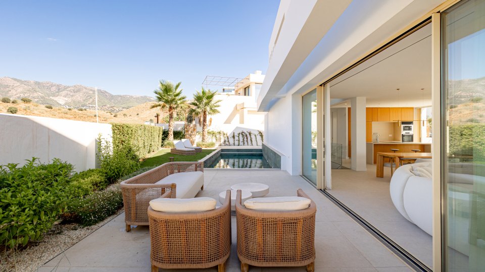 Villa SONZAI: The art of being right where you want to be. Contemporary, furnished and ready to move into · El Higuerón, Fuengirola