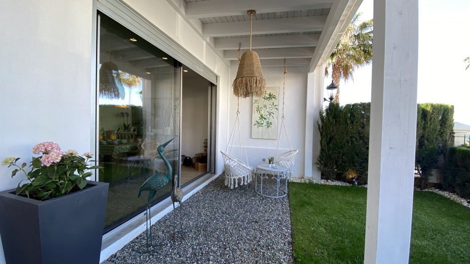 Magnífica vivienda familiar en primera línea de playa en Bahía de Marbella