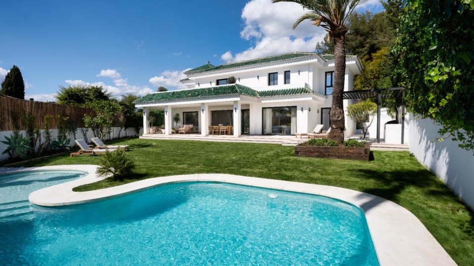 Newly renovated villa located in Atalaya de Rio Verde Nueva Andalucia.