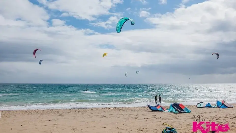 kite surfing in Marbella, featured image for the article 