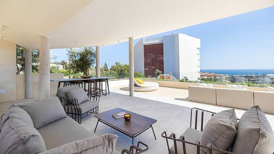 Penthouse with concierge service and security in El Higuerón