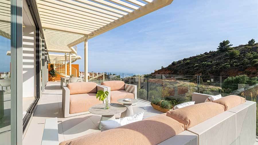 Cozy penthouse with spectacular sea views and immediate delivery in El Higuerón