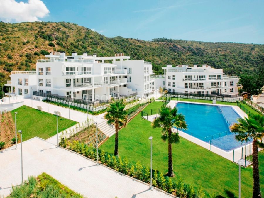 New build flats with large terraces in Benahavís