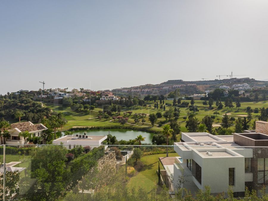 Panoramic golf and sea views in La Alqueria