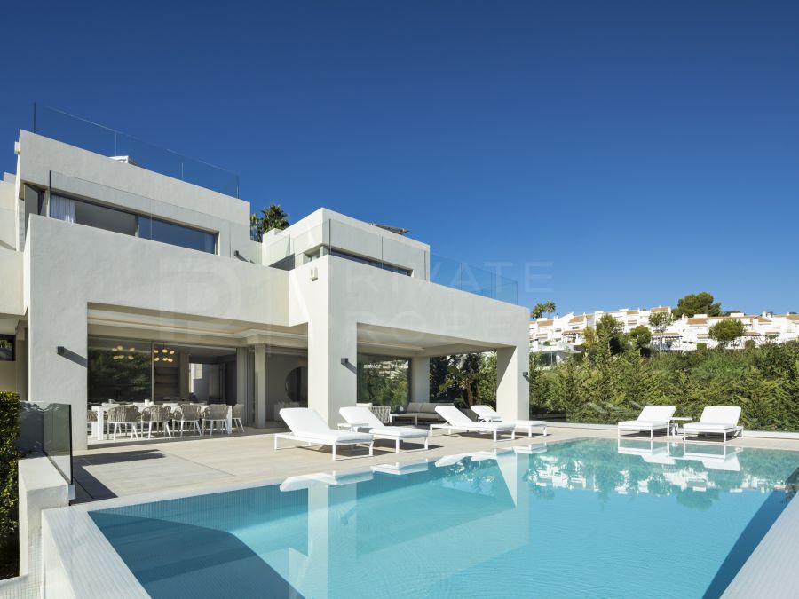 Fantastic contemporary villa in Nueva Andalucia