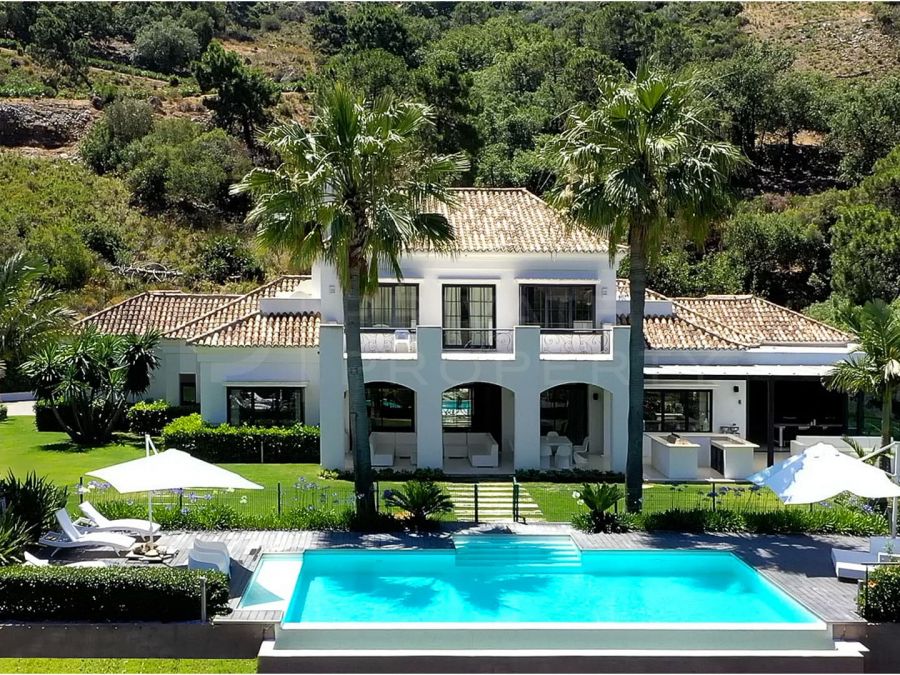 Contemporary villa for rent in La Zagaleta