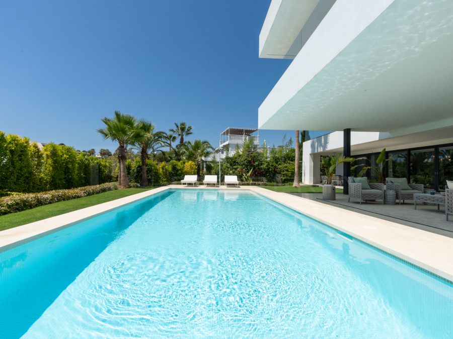 New villa in Nueva Andalucia