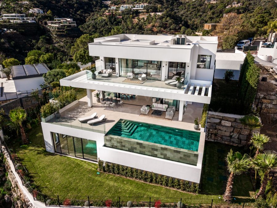 Villa Alfa - newly completed, fully furnished villa in El Madroñal