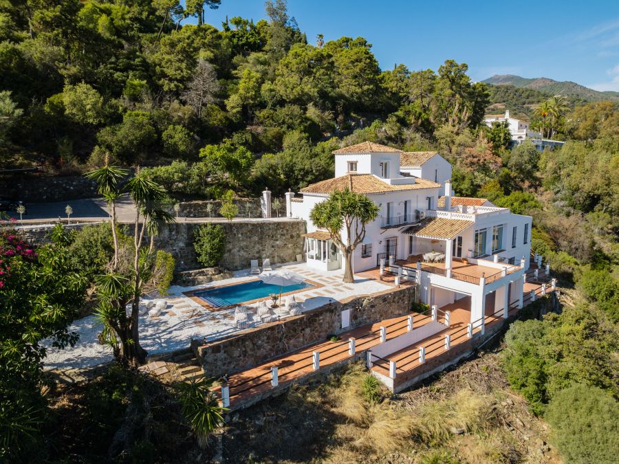 VILLA ESENCIA - FEATURING MAIN RESIDENCE, STAFF APARTMENT AND GUEST HOUSE ABOVE GARAGE