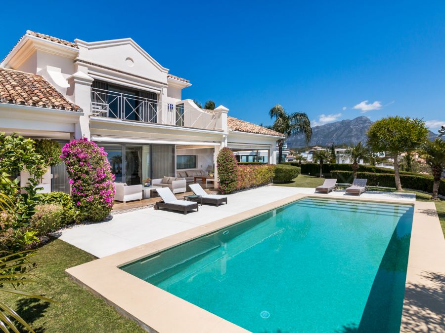Modern villa in La Quinta