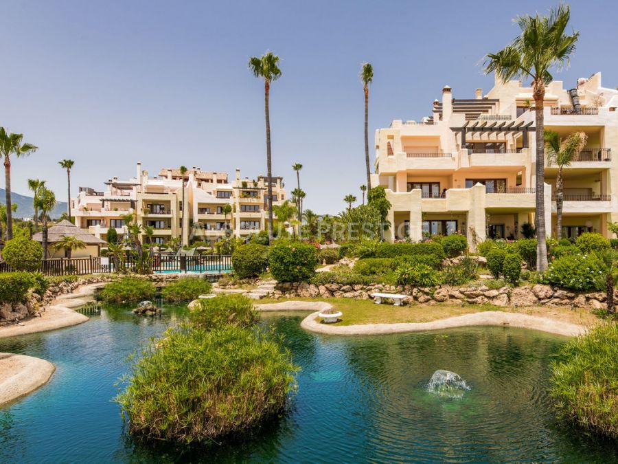 Ground Floor Apartment for sale in New Golden Mile, Estepona East