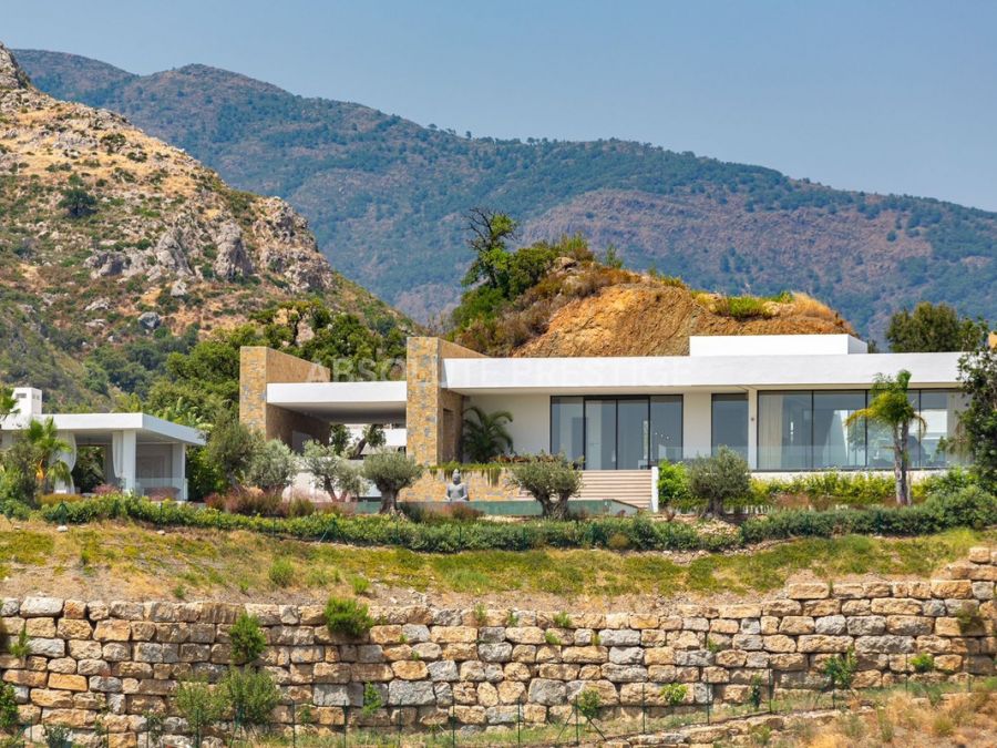 Villa for sale in Marbella Club Golf Resort, Benahavis