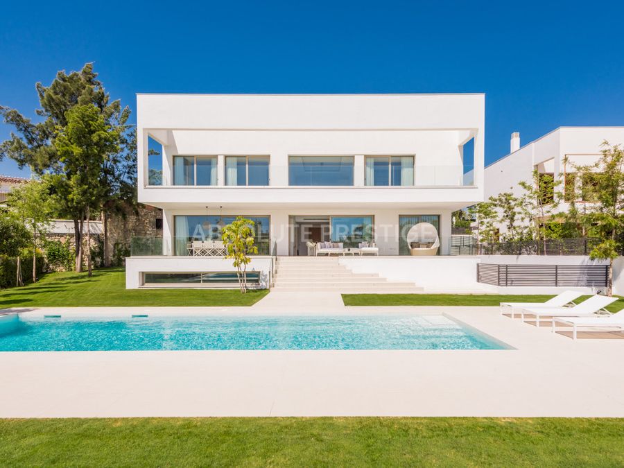 Villa for sale in Guadalmina Baja, San Pedro de Alcantara