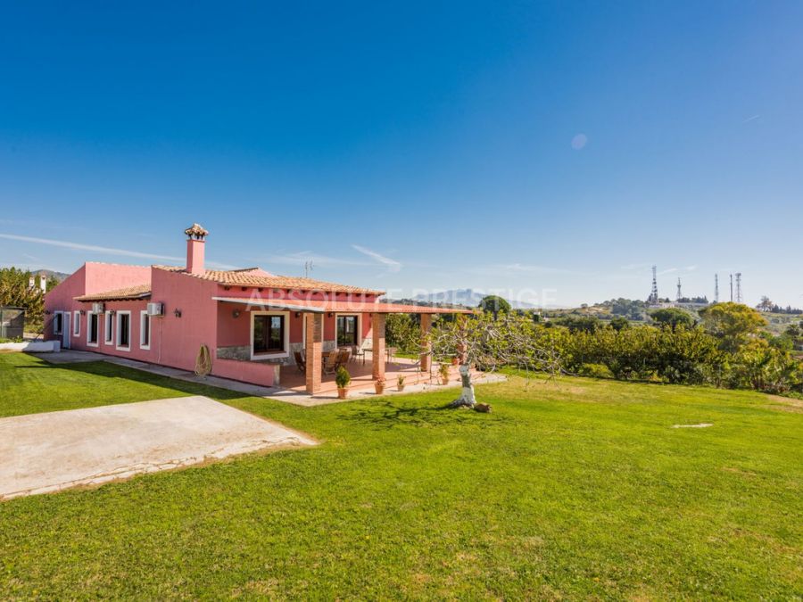 Villa zu verkaufen in Estepona