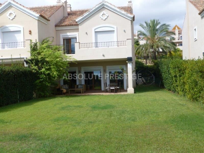 Town House for long term rent in Benahavis