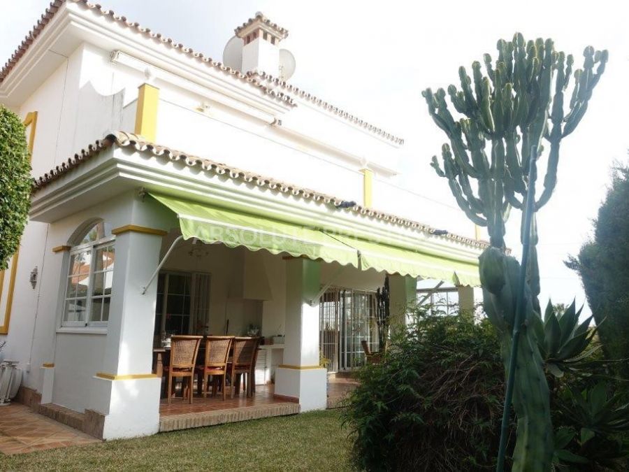 Villa zu verkaufen in Diana Park, Estepona