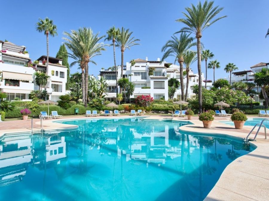 Ground Floor Apartment for long term rent in Alcazaba Beach, Estepona