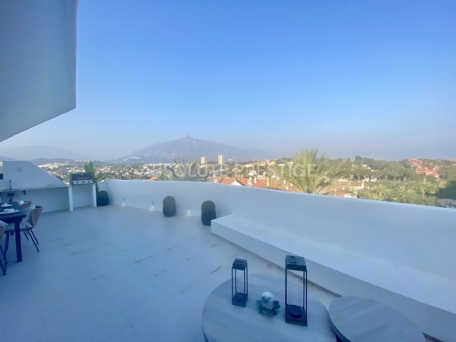 Apartment for sale in Nueva Andalucia, Marbella