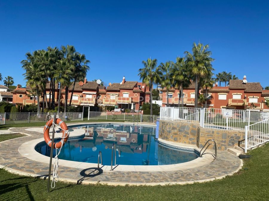 Town House for sale in Estepona