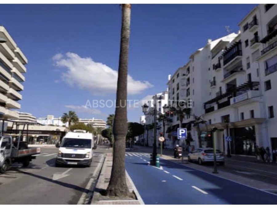 Office for sale in Marbella - Puerto Banus