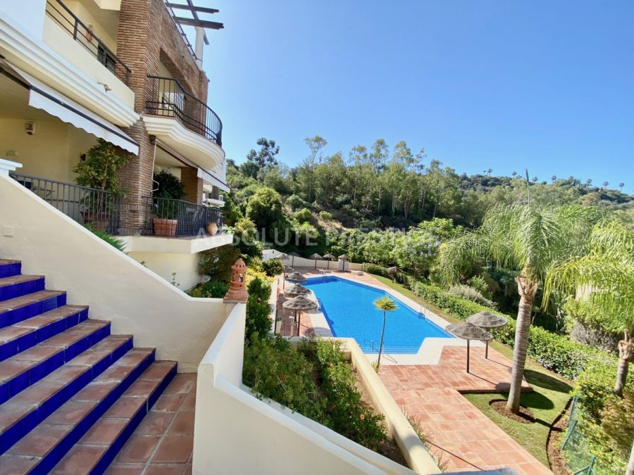 Apartment for long term rent in Los Arqueros, Benahavis