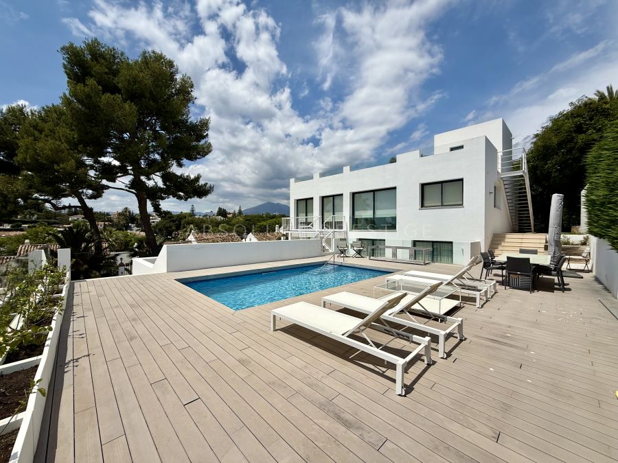 Villa en venta en Nueva Andalucia, Marbella